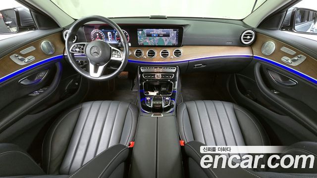 Mercedes-Benz E-Class E300 4MATIC Exclusive