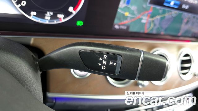 Mercedes-Benz E-Class E300 4MATIC Exclusive