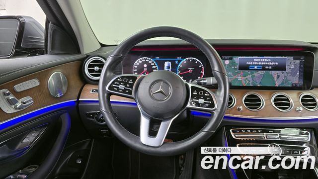 Mercedes-Benz E-Class E300 4MATIC Exclusive