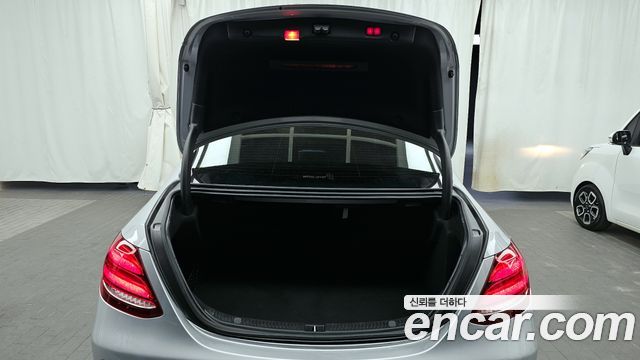 Mercedes-Benz E-Class E300 Exclusive