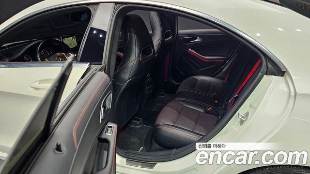 Mercedes-Benz CLA-Class CLA45 AMG 4MATIC