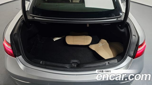 Mercedes-Benz E-Class E220d Coupe