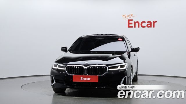 BMW 5-Series 520i Luxury