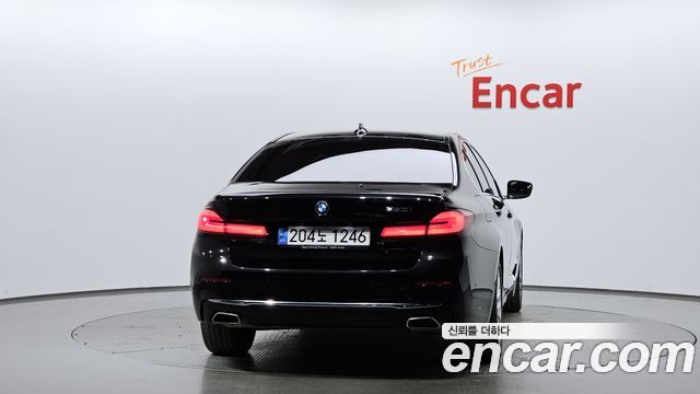 BMW 5-Series 520i Luxury