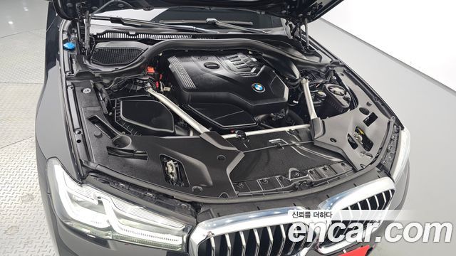 BMW 5-Series 520i Luxury