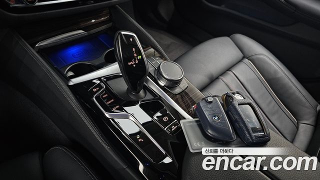 BMW 5-Series 520i Luxury