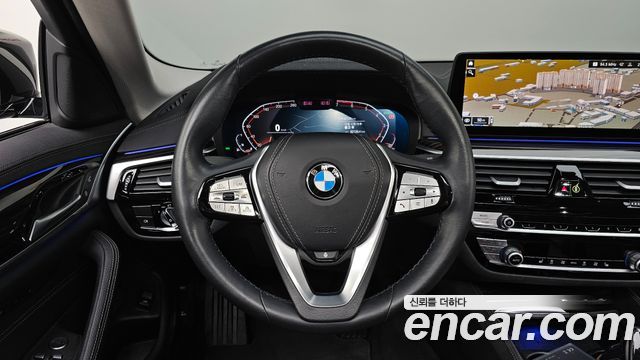 BMW 5-Series 520i Luxury