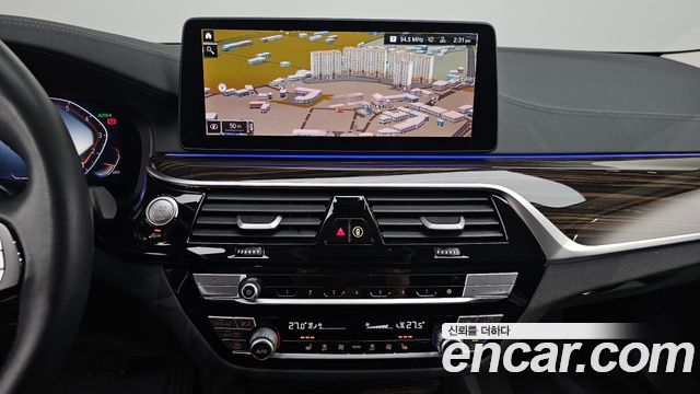 BMW 5-Series 520i Luxury