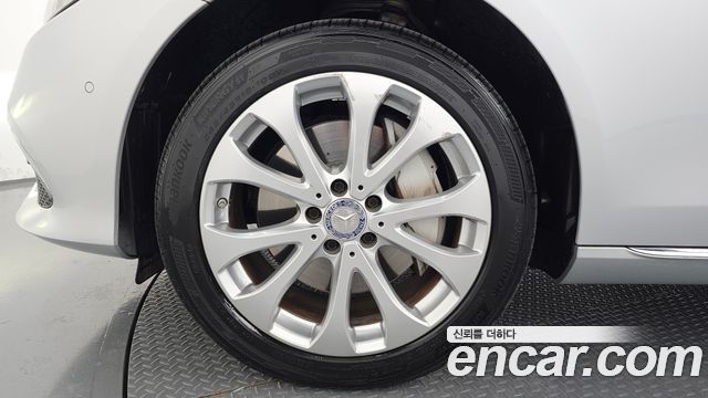Mercedes-Benz E-Class E300 Exclusive