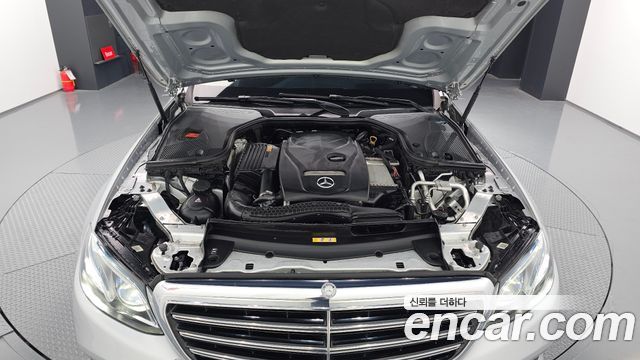 Mercedes-Benz E-Class E300 Exclusive