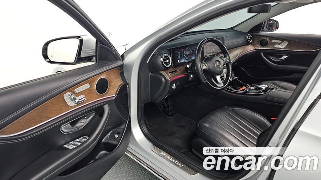 Mercedes-Benz E-Class E300 Exclusive