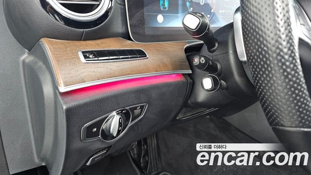 Mercedes-Benz E-Class E300 Exclusive