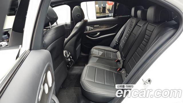 Mercedes-Benz E-Class E350 4MATIC AMG Line