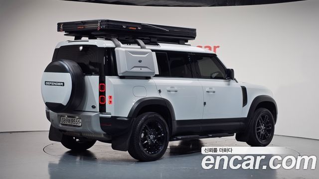 Land Rover Defender 110 D240 Launch Edition