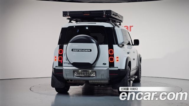 Land Rover Defender 110 D240 Launch Edition