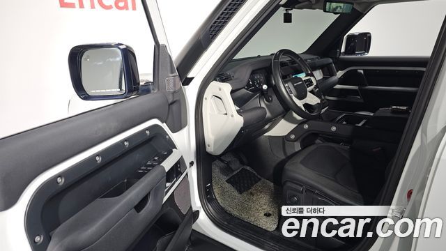 Land Rover Defender 110 D240 Launch Edition