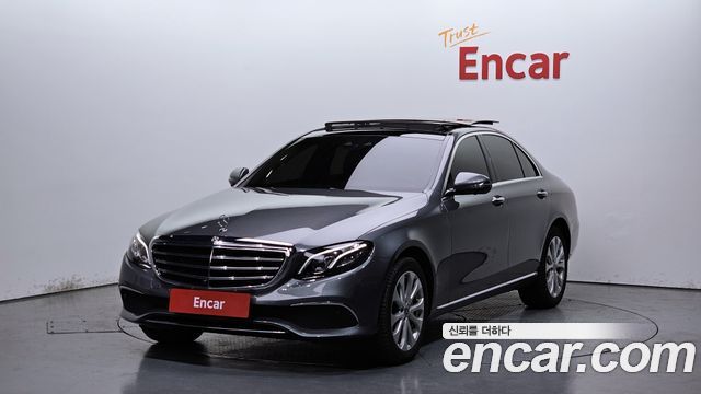 Mercedes-Benz E-Class E300 4MATIC Exclusive