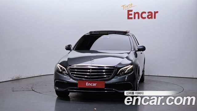 Mercedes-Benz E-Class E300 4MATIC Exclusive