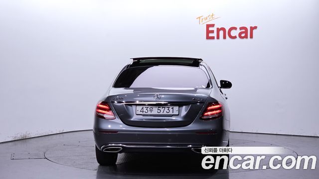 Mercedes-Benz E-Class E300 4MATIC Exclusive