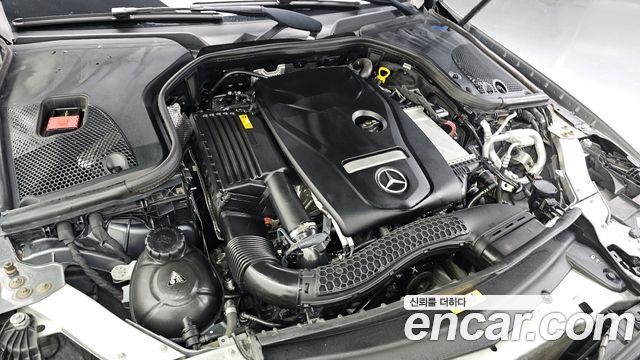 Mercedes-Benz E-Class E300 4MATIC Exclusive