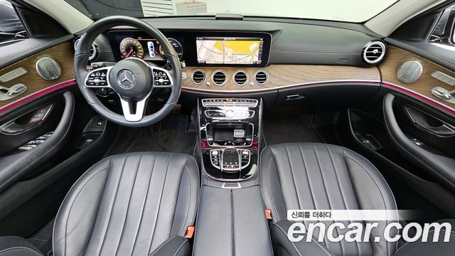 Mercedes-Benz E-Class E300 4MATIC Exclusive