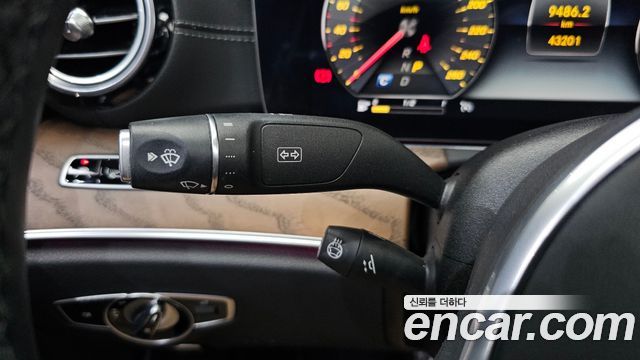 Mercedes-Benz E-Class E300 4MATIC Exclusive
