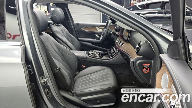 Mercedes-Benz E-Class E300 4MATIC Exclusive