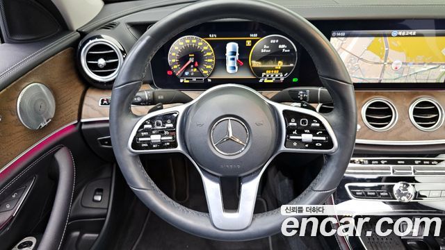 Mercedes-Benz E-Class E300 4MATIC Exclusive