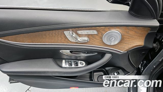 Mercedes-Benz E-Class E300 4MATIC Exclusive