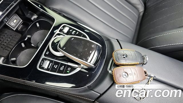 Mercedes-Benz E-Class E300 4MATIC Exclusive