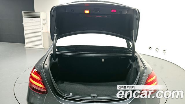 Mercedes-Benz E-Class E300 4MATIC Exclusive