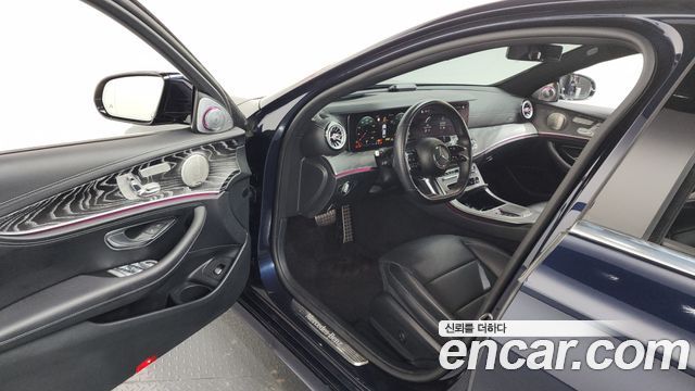 Mercedes-Benz E-Class E350 4MATIC AMG Line