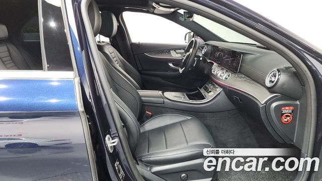 Mercedes-Benz E-Class E350 4MATIC AMG Line