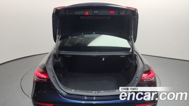 Mercedes-Benz E-Class E350 4MATIC AMG Line