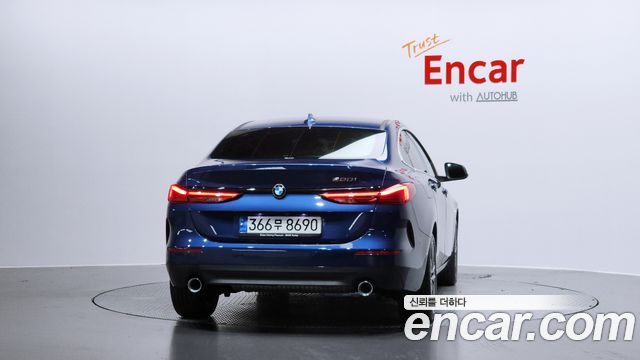 BMW 2-Series 220i Advantage
