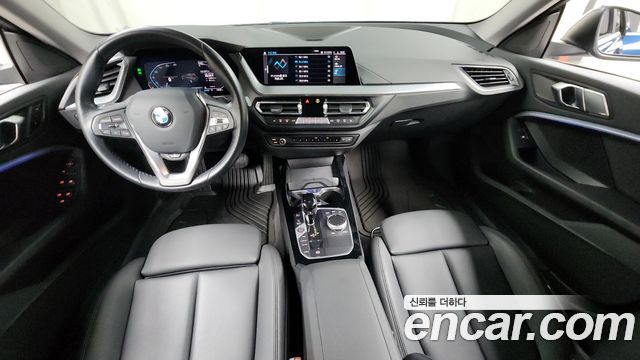 BMW 2-Series 220i Advantage