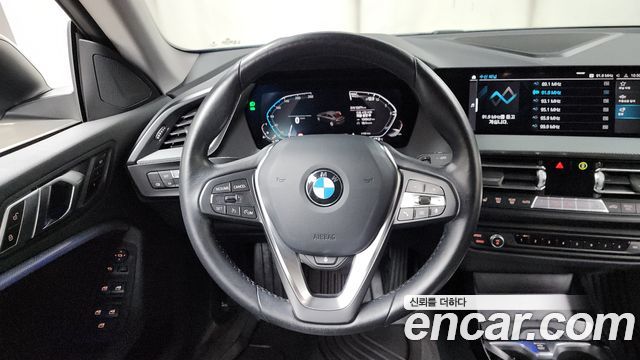 BMW 2-Series 220i Advantage