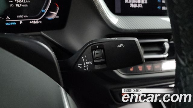 BMW 2-Series 220i Advantage