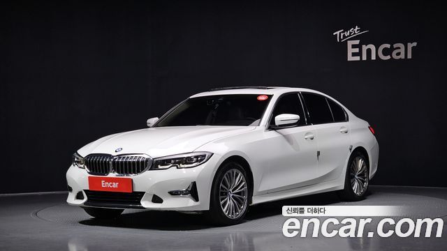 BMW 3-Series 320i Luxury