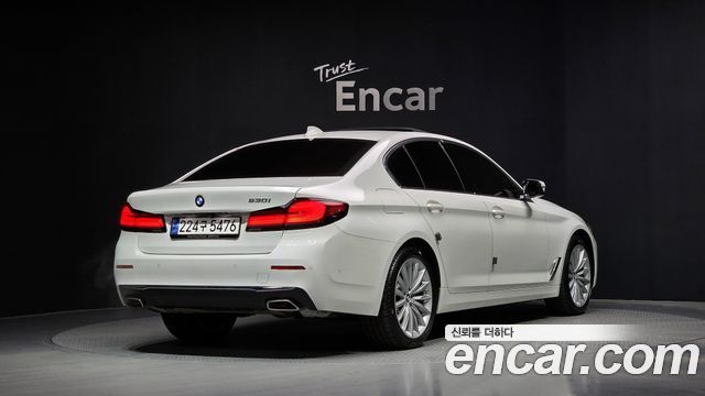 BMW 5-Series 530i Luxury
