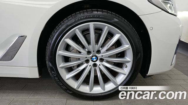 BMW 5-Series 530i Luxury