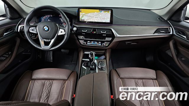 BMW 5-Series 530i Luxury
