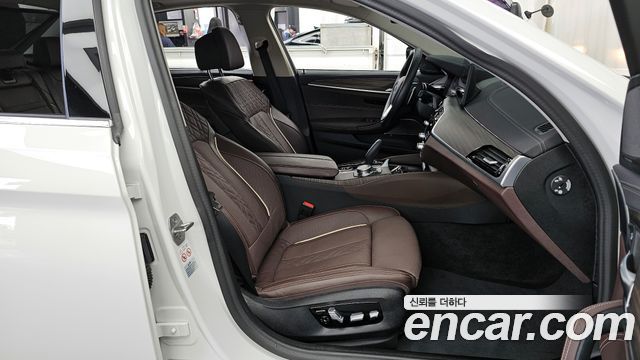 BMW 5-Series 530i Luxury
