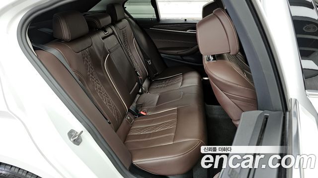 BMW 5-Series 530i Luxury