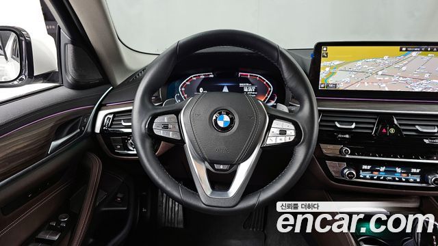 BMW 5-Series 530i Luxury