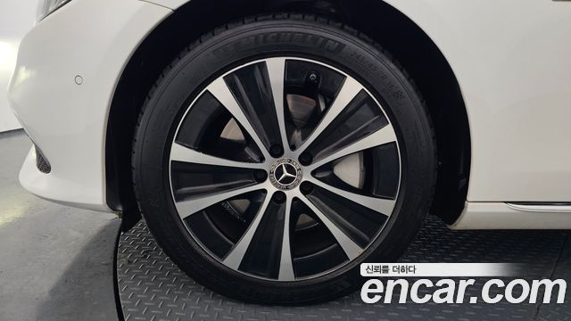 Mercedes-Benz E-Class E300e 4MATIC Exclusive
