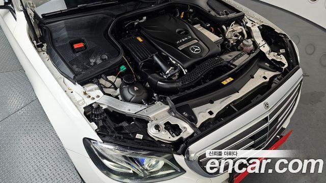 Mercedes-Benz E-Class E300e 4MATIC Exclusive