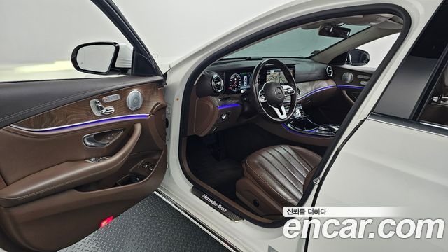 Mercedes-Benz E-Class E300e 4MATIC Exclusive