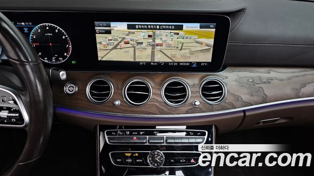 Mercedes-Benz E-Class E300e 4MATIC Exclusive
