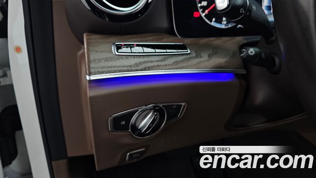 Mercedes-Benz E-Class E300e 4MATIC Exclusive